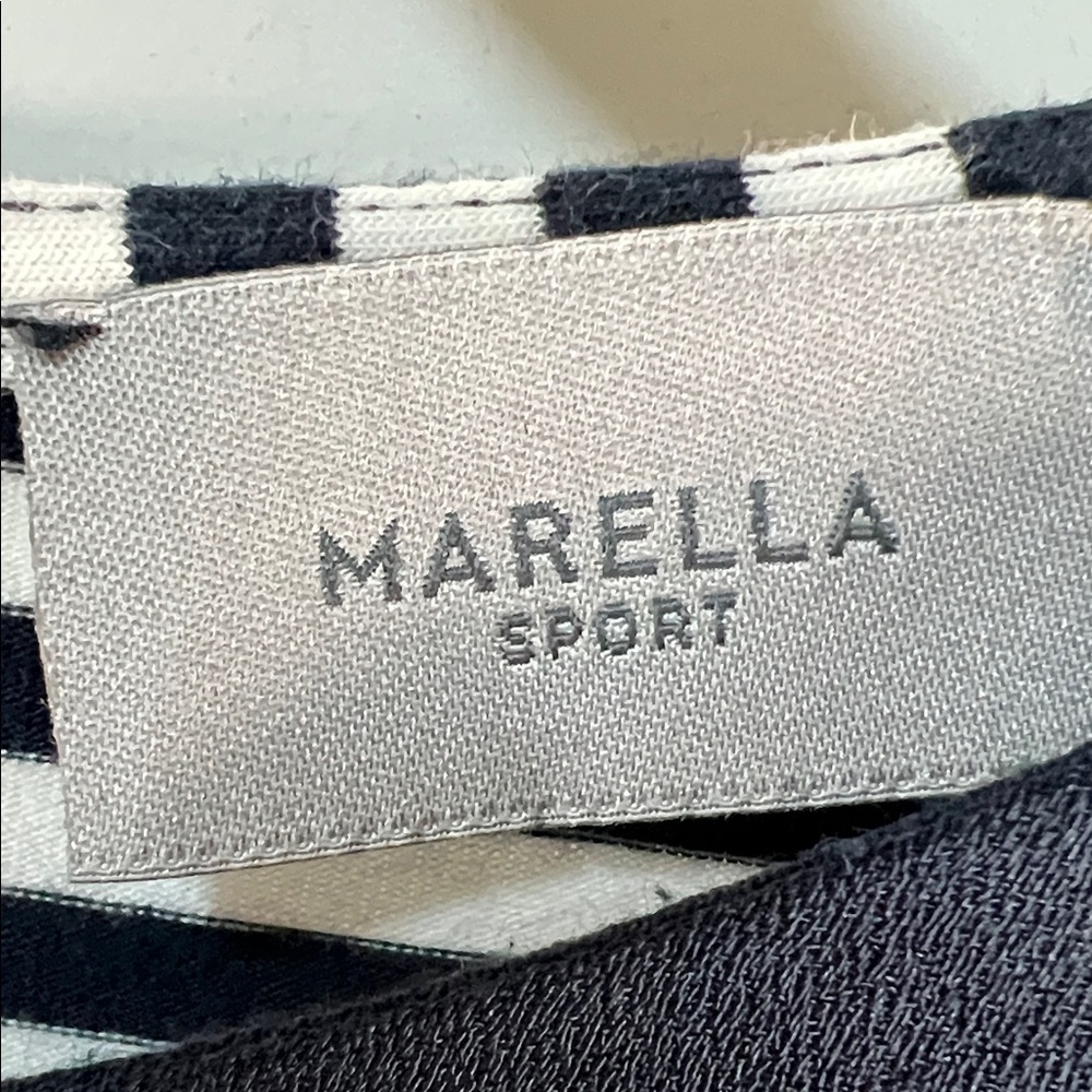 Very cute! MARELLA Navy Shift Dress with Black and White Striped Sleeves - Picture 3 of 12